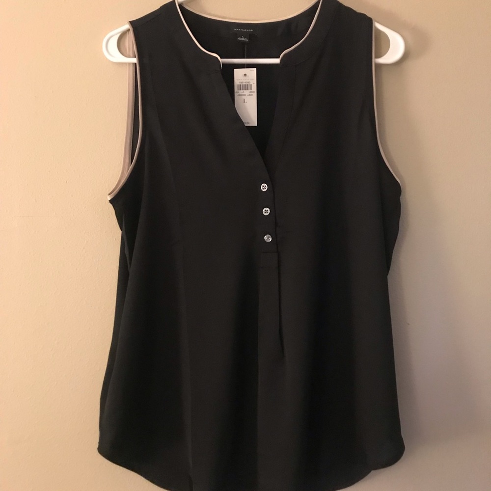 🎉NWT Ann Taylor Black and Tan Blouse